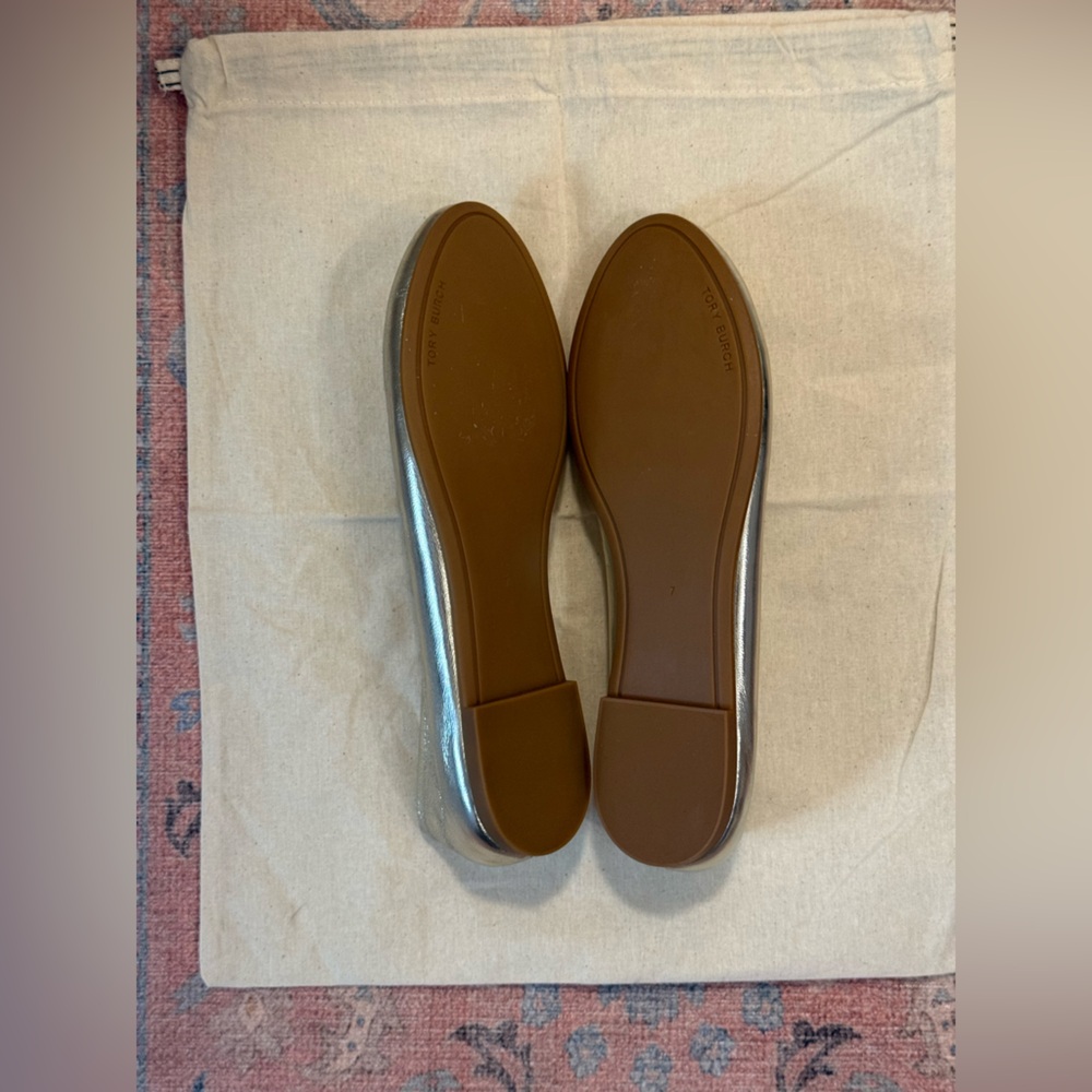 Tory Burch Chelsea Leather Metallic Silver Ballet Flats Size 7 - Picture 12 of 12